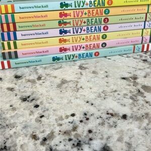 Chronicle Books Ivy + Bean Set — Bright Multicolor Spines